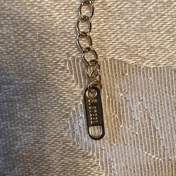 Gold Heart Pendant Necklace - Picture 4 of 7